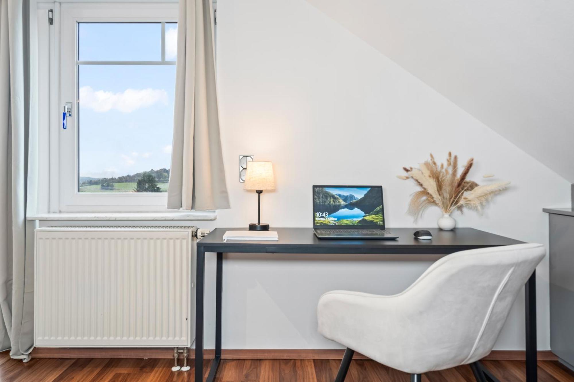 Stadtoase Fulda Mit Flair - Whirlpool, Balkon, 2Xparkplaetze, Highspeed Wlan Ngoại thất bức ảnh