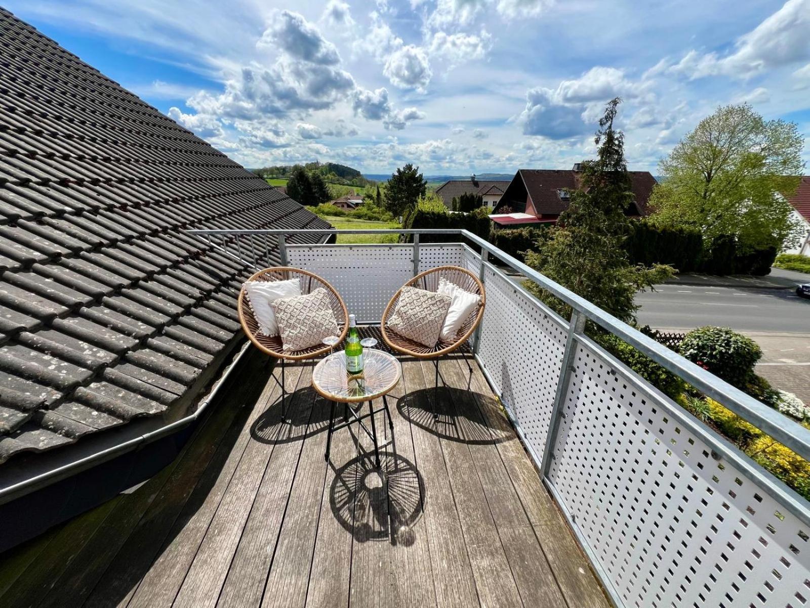 Stadtoase Fulda Mit Flair - Whirlpool, Balkon, 2Xparkplaetze, Highspeed Wlan Ngoại thất bức ảnh